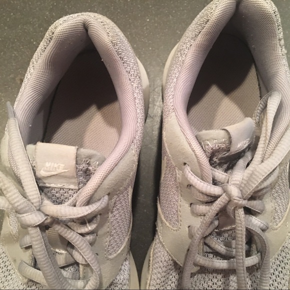 Nike grey fabric sneakers 7.5 - Picture 5 of 7